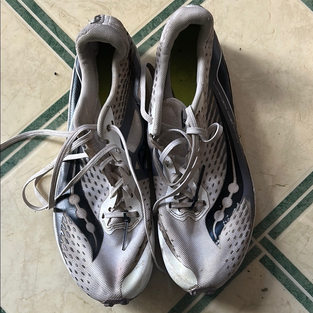 Saucony White and Black Track/Cross Country Flats or Spikes